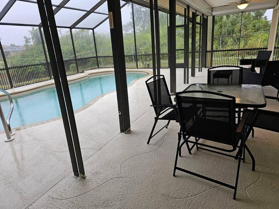 Seabreeze 3-Bedroom Pool Villa Close To The Beach!!! Port Charlotte Eksteriør bilde
